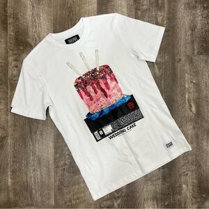 Wedding Cake White Cake In The Box Short Sleeve Tee